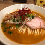 Jinrikisha - ネギと糸唐辛子が海老蕎麦スープに合う！