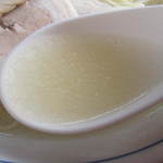 南京ラーメン 黒門 - 澄んだ豚骨スープ