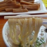 俺のラーメン あっぱれ屋 - 自家製の『中太平打ち麺』～♪(^o^)丿