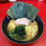 家系ラーメン 佐々喜家 - ラーメン650円麺硬め濃いめ多め。海苔増し100円。