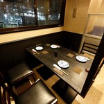 Sumibi Yakitori Juubee - 窓側で線路が見え開放感があります