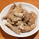 Torikizoku - 鶏皮チップ