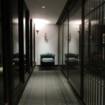 草庵 鍋島 - 草庵アプローチ正面のチェアが変っていました(^^