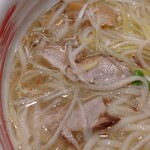 大阪塩系らーめん 塩子ちゃん - チャーシュー・メンマ