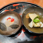 Kozue - お出汁が素晴らしいので　最高に美味しかった甘鯛と筍のお吸い物。季節を表した蕾の椿が心憎いですね。