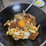 伏見 - カルビ丼¥1.200 (ニンニク・唐辛子入)