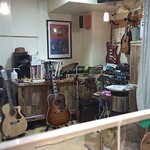 音楽酒場 2代目 トコナツ屋 - 店内