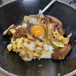 伏見 - カルビ丼¥1.200 (ニンニク・唐辛子入)