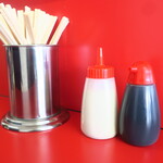 ラーメン二郎 - 卓上調味料