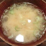 紅亭 - ドレス・ド・オムライス<夜限定10食>　2000円 の味噌汁