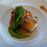 キュイエット - 地鶏のロースト　もっちりとした肉とスパイスがベストマッチ