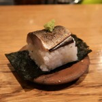 KAZU - 鯖寿司