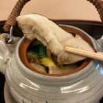 山玄茶 - 大きな松茸がこれでもか～！と。海老真蒸に粟麸、百合根。。。秋の具がたっぷり。