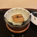 山玄茶 - パカッ。穴子の飯蒸し。