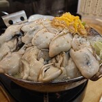 立呑み処 まるや - 牡蠣たっぷり味噌鍋