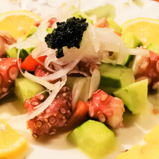 Instant marinade of octopus and cucumber