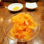 ファンズ 円山 - 数の子と玉ねぎをラー油で和えたもの