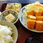 もつ煮屋 日の出食堂 - いかフライ定食 960円 