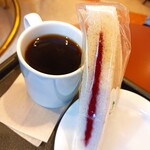 CAFFE VELOCE - アメリカンと苺ジャムサンド
