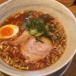 Karamenya Gen - 醤油ラーメン  680円