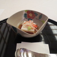 正月屋吉兆 新宿伊勢丹 - 前菜の蟹胡麻豆腐