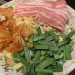 つきぢッ子 - ニラ豚キムチもんじゃ