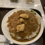 カレーの店ボンベイ - チキンカレー＋納豆《準備完了》