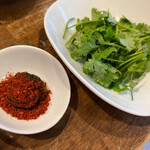 創作麺工房 鳴龍 - パクチー100円と麻辣醤　50円