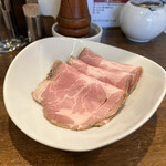 創作麺工房 鳴龍 - チャーシュー(薄切3枚) 200円