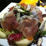 タケル クインディチ - 洋梨とゴルゴンゾーラと生ハムサラダ