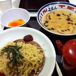 ここのラー油がうまいんだな～　お酢をちょっと入れて！