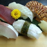 すしごはん 馬ん場 - まぐろ、はまち、活ひらめ、活えんがわ、あぶりサーモン