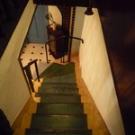 COFFEE Norari&Kurari - 地下室への階段