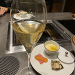 北海道焼肉 北うし - 泡で乾杯