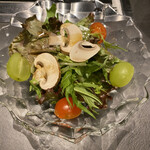 北海道焼肉 北うし - トロロサラダ