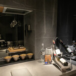 北海道焼肉 北うし - カウンター一部