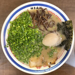 博多長浜ラーメン 蛮骨 - ・ネギラーメン 850円/税込
            ・味玉トッピング 120円/税込