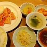 アジヨシ - 焼肉定食(#^.^#)