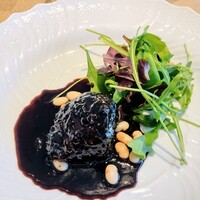 La Brianza - 和牛頬肉赤ワイン煮込み。久しぶりにいただいた煮込みはやわらかほどけるお肉はもとより、コクまろ果実味と苦みもアクセントなソースが美味しくて。この日いただいて良かった～(^^)