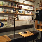 Cafe & Bar Cluster - 内観