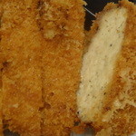 辻肉店 - カットしてもらったメンチカツ