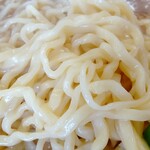 松食堂 - 曽我製麺の中太麺