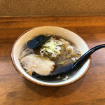 Momokuri Sannen Kaki Hachinen - 薄口醤油ラーメン ハーフ