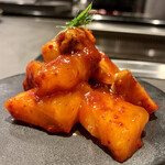 北海道焼肉 北うし - 日高産つぶ貝と柿のキムチ