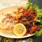ロイヤルグリーン レストランアンドバー - デビルライスチキン