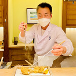 日本橋 蕎ノ字 - ◎店主の鈴木さんが、愛情込めて渾身の力で揚げる天ぷらの美味さは最高。