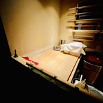 日本橋 蕎ノ字 - ◎蕎麦打ち部屋で毎日蕎麦を打っている。