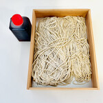 日本橋 蕎ノ字 - ◎大晦日に自宅で食べる年越し蕎麦も打って貰い持ち帰った。