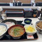 吉野家 - ・ハムエッグ納豆定食！ 豚汁変更！ ご飯大盛り！
            ・牛丼並