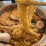 つむら家 - ワンタン麺大盛り麺リフト